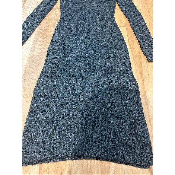 Athlete Reverie Sweater Dress - Picture 3 of 6